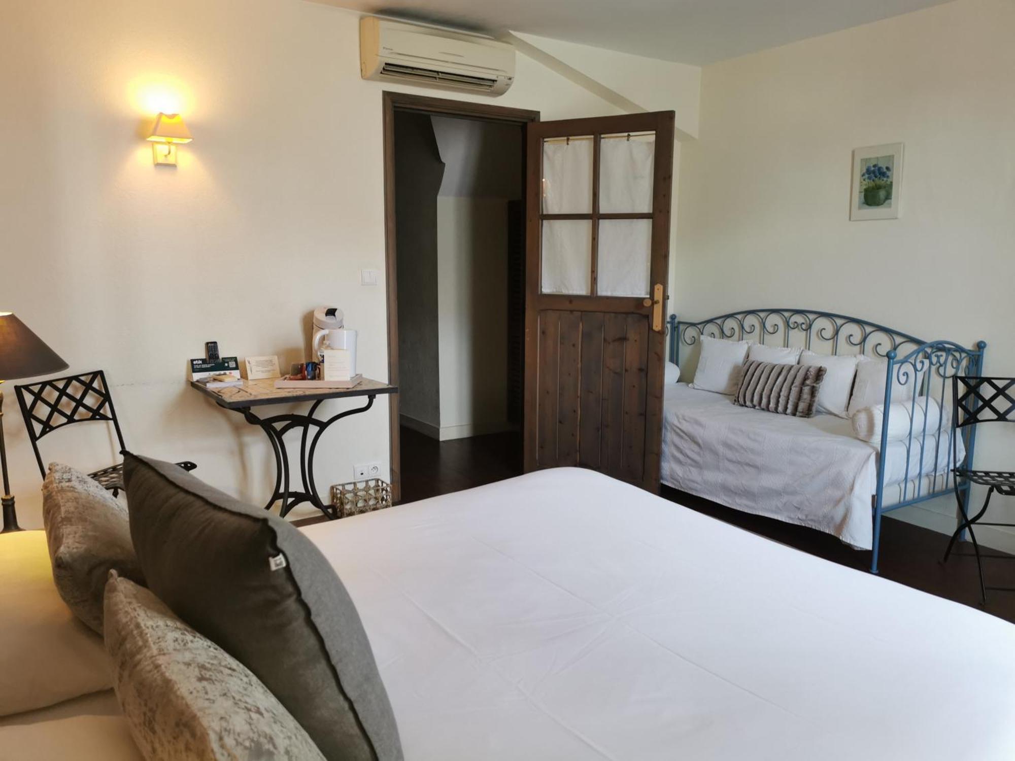 Hotel Logis Le Coulon